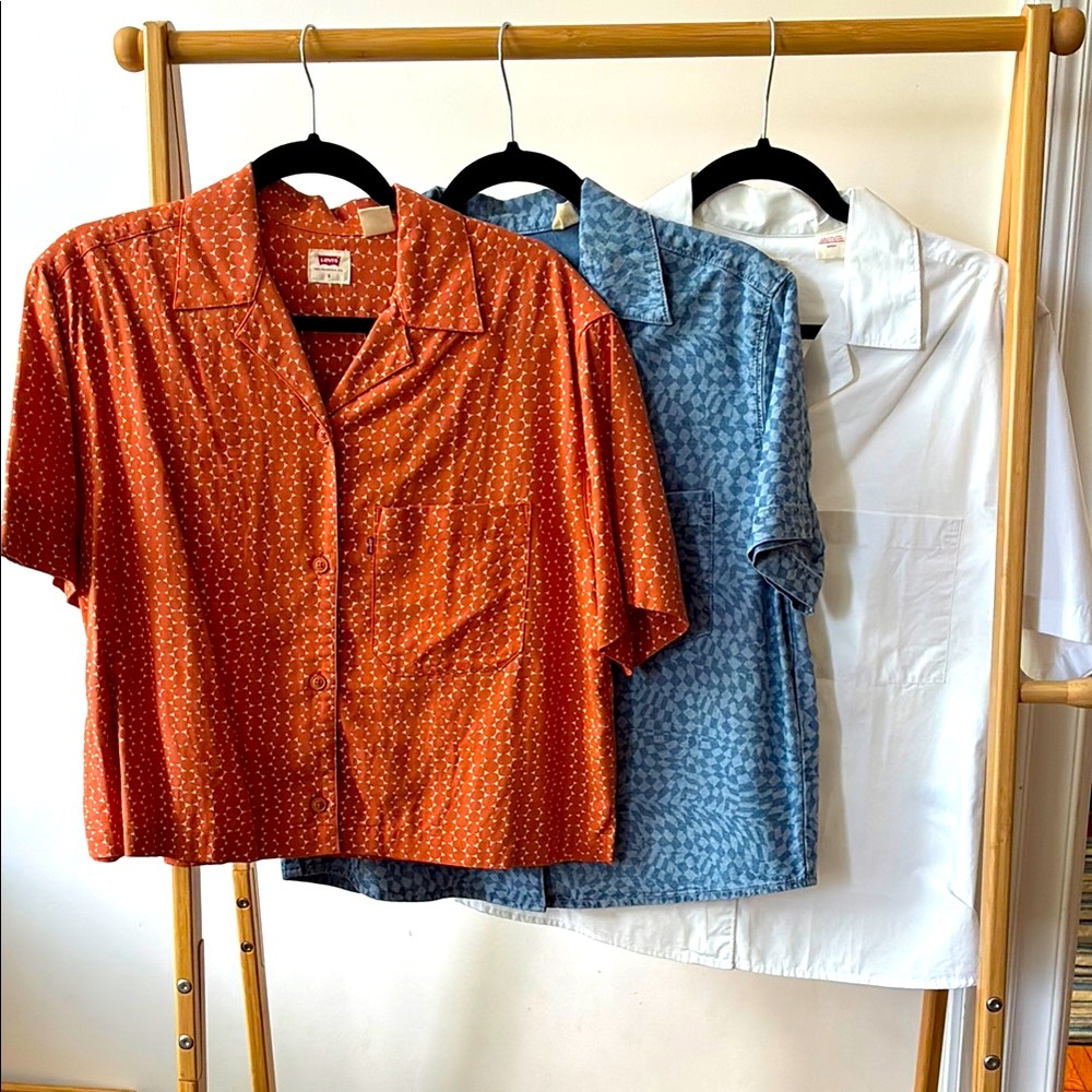 Levi’s NWOT bundle of three shirt sleeve shirts